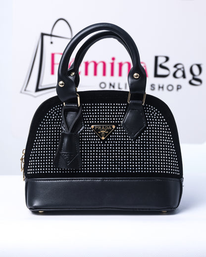 Sac Tendance Noir Avec Design Raffiné Et Brillant